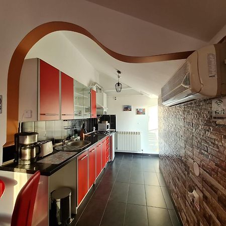 Casa Aryan Apartment Sanpetru Exterior photo